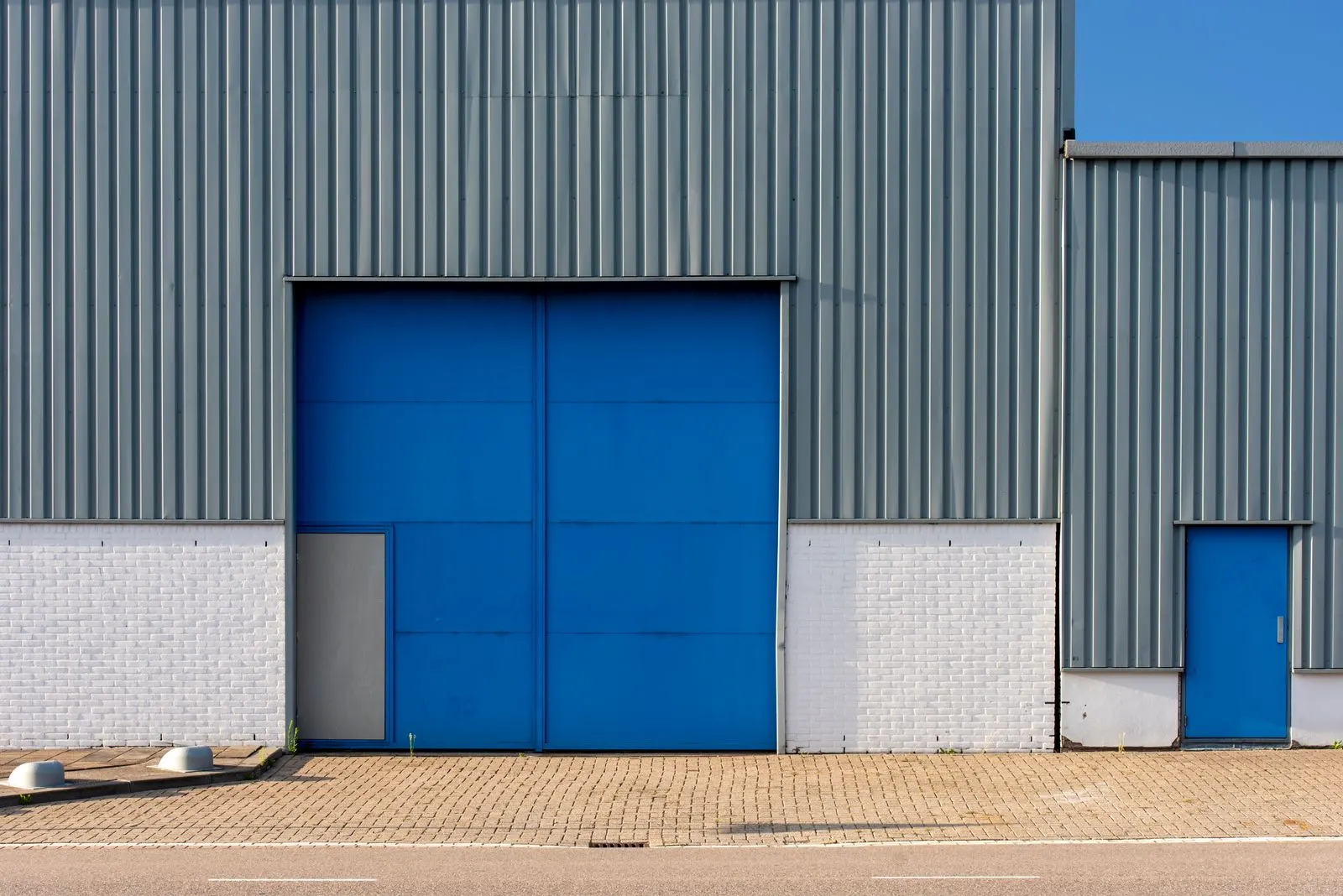 The Cost of Buying a Warehouse in the Netherlands: Transfer Tax, VAT and Fees (2026)