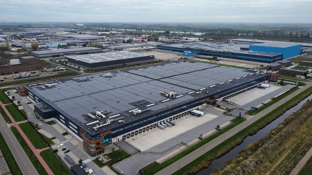 Large XXL distribution warehouse in the Tilburg – Waalwijk region